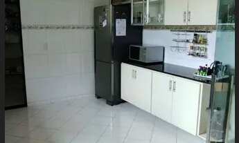 Imagem 7: /Casa no Parque das Laranjeiras com piscina e 4 Qrts