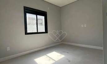 Imagem 4: Casa com Suíte e Acabamentos Modernos à Venda Conforto e Estilo em Cada Detalhe