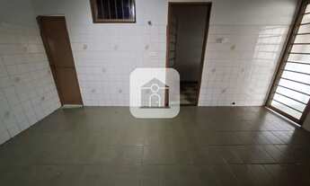 Imagem 5: Casa Fundos para locação no bairro Santa Monica