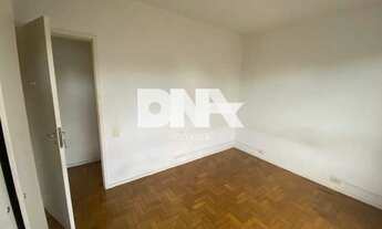 Imagem 6: São 03 Quartos (Sem suíte). Sala ampla em L e cozinha bem espaçosa. Possui um banheiro soc