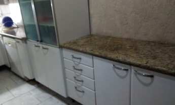 Imagem 4: Lindo sítio medindo 1147m2, plano, cercado, jardim espetacular, gramado e arborizado, água