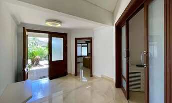 Imagem 5: Casa a Venda no Cond. São Paulo II - 5 suítes, 70% MOBILIADA, lareiras, piscina, gourmet!