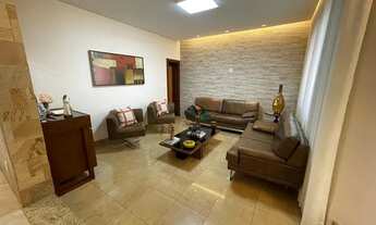 Imagem 6: Casa de alto padrão à venda no Centro de Matozinhos