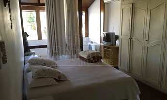 Imagem 4: Casa com 4 dormitórios à venda no bairro Coqueiros em Florianópolis