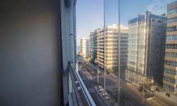 Imagem 2: Apartamento de frente, no edifício Bahamas, andar alto, no Bairro Navegantes, com dois do