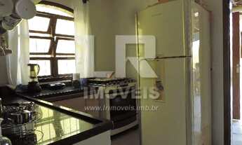 Imagem 3: Casa com 3 quartos em rua pavimentada à poucos metros do Centro *S-04