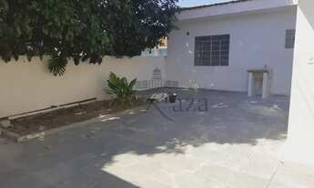 Imagem 3: Casa com Edícula - Jacareí - Parque Itamarati - 2 Dormitórios - 330m²