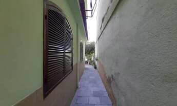 Imagem 4: Baixou em Bangu! Ideal para duas famílias 5 quartos, 2 casas ótima localização