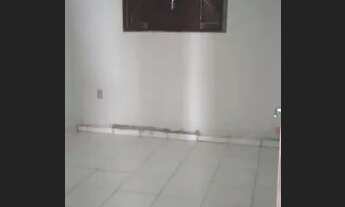 Imagem 2: Alugo por 350 ou repasso por 25.000 casa no loteamento moinho em Etremoz