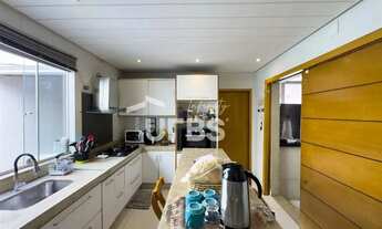 Imagem 6: Casa de de rua com 360m2, 3 suites, 5 vagas de garagem, piscina e churrasqueira