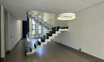 Imagem 6: Imóvel para aluguel tem 305 metros quadrados com 5 quartos