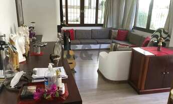 Imagem: Casa de Vila - 4 Dormitórios (2 Suítes)