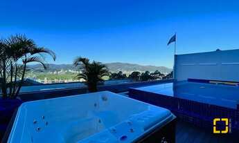 Imagem 2: Casa na Trindade com 4 dormitórios com vista espetacular, moderna e requintada