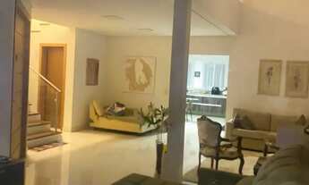 Imagem 6: Sobrado para aluguel possui 390 metros quadrados com 3 quartos