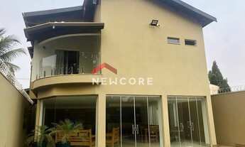 Imagem: Casa em Rua 8 - Centro - Barretos/SP