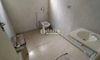 Imagem 9: Casa comercial com 5 salas disponível para venda no bairro Centro em Uberlândia-MG