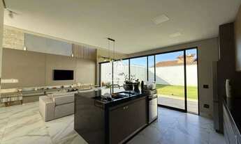 Imagem 3: Casa à venda em Cidade Jardim, Uberlândia 3 quartos, 2 suítes, acabamento em porcelanato