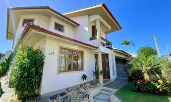 Imagem 2: Excelente Casa, Ampla com 255 m², 04 Dormitórios (1 Suíte) e Ampla Área Externa