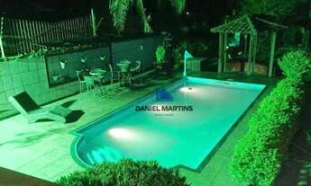 Imagem 2: Linda Casa com Acabamento Padrão Luxo, 5 Quartos, Enseada das Garças