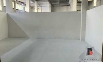 Imagem 6: Galpão em frente ao monotrilho Vila Ema