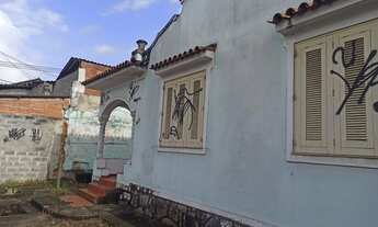 Imagem 3: Casa de frente para a Rua Cândido Benício em ponto comercial, ideal para investidores