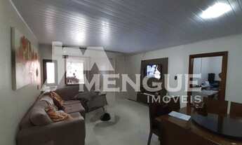 Imagem 2: Casa residencial com 3 dormitórios e 2 vagas à venda no bairro Parque Santa Fé em Porto Al