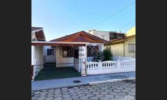 Imagem 2: Casa para Locação em Itajaí, São João, 3 dormitórios, 1 banheiro, 1 vaga