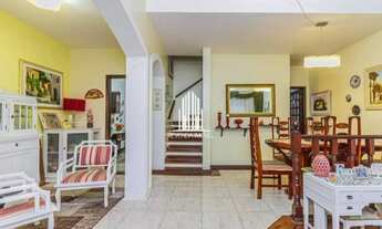 Imagem 2: Sobrado, com 3 dormitórios, 2 suítes, churrasqueira, quintal