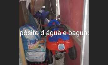 Imagem: Casa bem espacosa de madeira no moro de