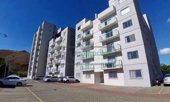 Imagem: )(- Não leia o anúncio. Se ler já sabe