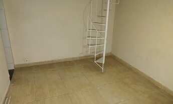 Imagem 2: Espaçosa casa de vila em ótima localização, a 10 minutos da estação Oswaldo Cruz!