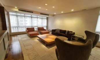 Imagem 2: 3 suites sendo a master com 2 closets Sr. e Sra. 3 vagas