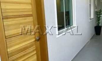 Imagem 2: Apartamento com 1 dormitório, 1 banheiro, 1 sala, móveis planejados, sala ampla