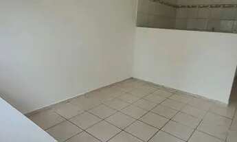 Imagem 4: Apto em Cond. Simples no Tirol, 2/4 Sendo 1 Suite, 50m², Térreo