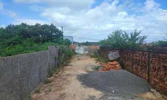 Imagem 3: Terreno murado documentado a 400m da praia do meii