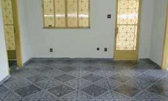 Imagem 2: Casa para aluguel com 2 quartos em Bento Ribeiro - Rua Conde de Rezende - Rio de Janeiro