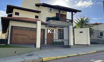 Imagem: Casa à venda com 4 quartos no bairro Capoeiras