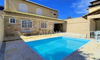 Imagem: Casa com 5 Quartos e Piscina para Aluguel