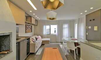 Imagem 5: Ótima casa de três andares, de frente, com orientação solar sul e área útil de 129,38m². C