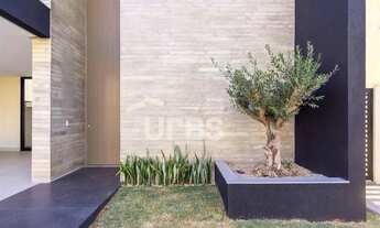 Imagem 4: Casa sobrado com 344m2 de construção, terreno de 406m2, 5 suítes, no Jardins Madri, em Goi