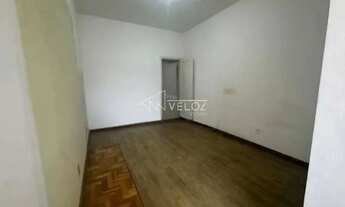 Imagem: Apartamento - / Residencial / Glória