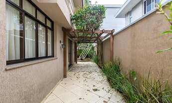 Imagem 4: Sobrado para venda tem 288 metros quadrados com 4 quartos em Campina do Siqueira - Curitib