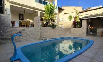 Imagem: Casa com Piscina, 3 Quartos (1 Suíte)