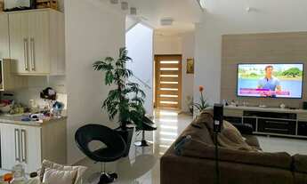 Imagem 4: Casa de Condomínio com 4 Suítes à Venda em Arujá Ville, 230 m²