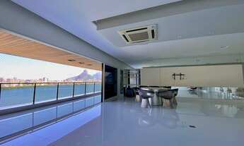 Imagem: Recém reformado com vista panorâmica para