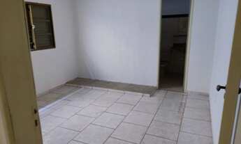 Imagem 4: Aluga casa 4 quartos + barracão no fundo com 2 quarto, sala e cozinha