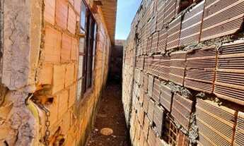 Imagem 2: Vendo lote com barraco LT de 100 mts