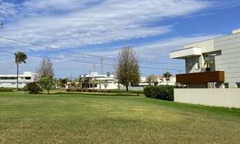 Imagem 4: Terreno Cond. Treviso c/ 680 m2 na Avenida Treviso em frente a praça