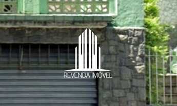 Imagem: Terreno com duas casas à venda na região