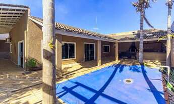 Imagem: Casa de condomínio térrea para venda possui